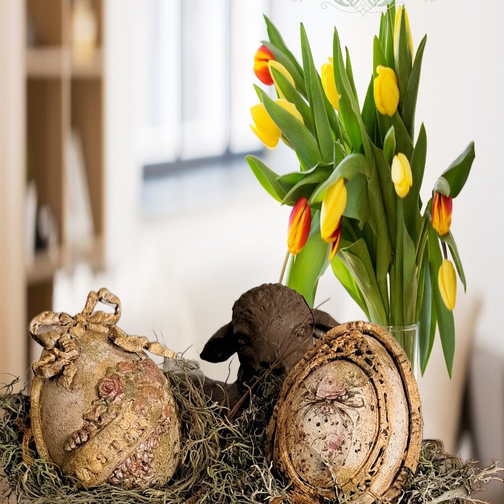 Sweet Easter / Spring Decor with Decorated Eggs in Terracotta Pots!